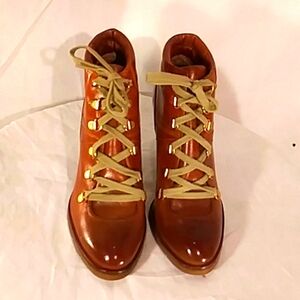 Beautiful Michael Kors Luggage Leather Booties